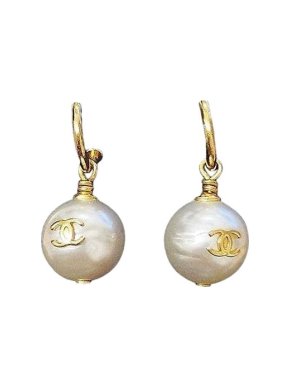 Chanel Vintage 90's Faux Pearl Earrings