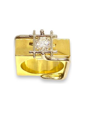 VS1 Diamond Solitaire 18ct Yellow Gold Modern Cubist Ring