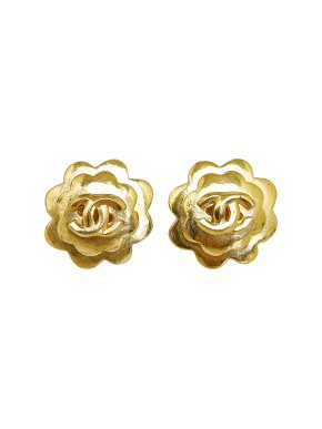 Chanel Vintage Gold Plated Camelia CC Clip On Earrings