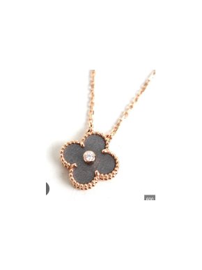 Van Cleef & Arpels Vintage Alhambra Necklace Rose Gold Obisidian 1