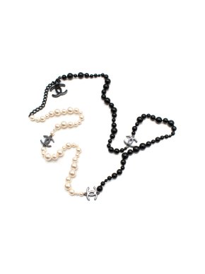 Chanel Ivory & Black Single Strand Faux Pearl Necklace