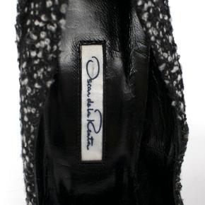 Oscar De La Renta Tweed Peep Toe Pin Heel Pumps 6