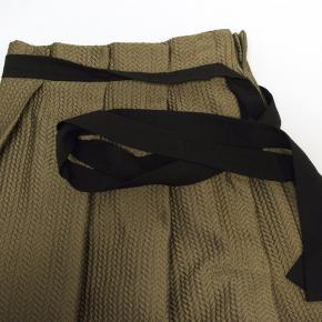 Biryukov Brown Full Skirt with Black Waist 7