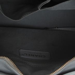 Medium Gabrielle Leather Shoulder Bag 7