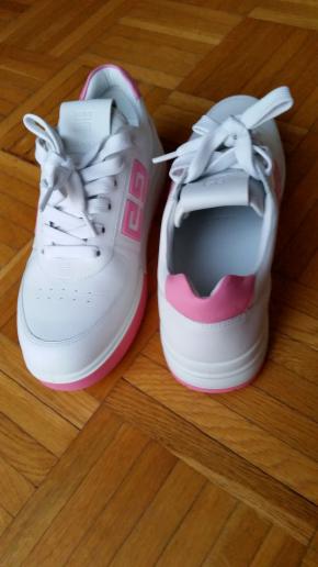 Givenchy Pink and White 1TR Sneakers 8