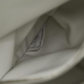 Bottega Veneta White The Twist 7