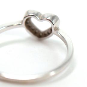 Bespoke White Gold/Diamond Heart Ring Size 47 6
