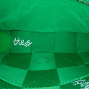 Bottega Veneta White and Green Maxi Intrecciato Canvas Webbing Cassette Bag 6