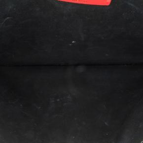 Valentino Green VLogo Leather Clutch 5