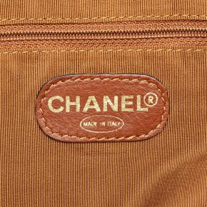 Chanel Brown Vintage  CC Lambskin Tortoise Handle Tote Bag 5