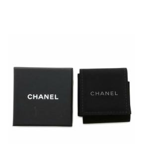 Chanel Gold Plated and Resin CC Rhinestones Star  Earrings 8
