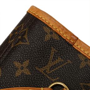 Louis Vuitton Monogram Neverfull MM Tote Bag 10