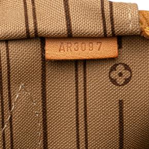 Louis Vuitton Monogram Neverfull MM Tote Bag 8