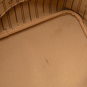 Louis Vuitton Monogram Neverfull MM Tote Bag 9