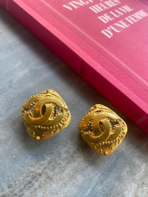Chanel Vintage Gold Plated Brass CC Earrings 6