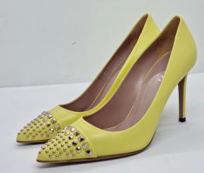 Gucci Yellow Studded Leather Malaga Pointed Toe Pumps 2