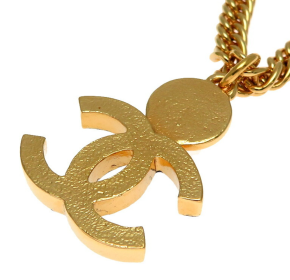 Chanel Navy CC Gold-Tone Pendant 8