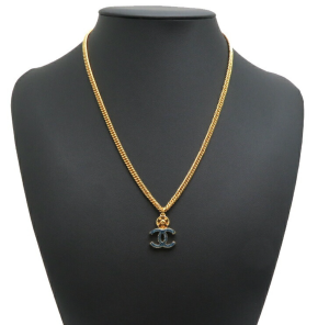 Chanel Navy CC Gold-Tone Pendant 9