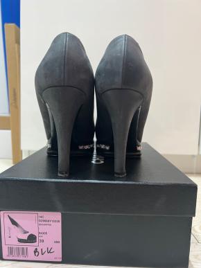 Chanel Black Leather Chain Detail Pumps 6