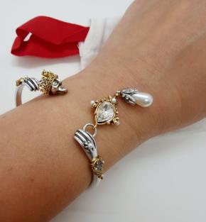 Alexander McQueen Skull And Faux Jewel Cuff 4