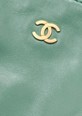 Chanel Small Green 22 Handbag 12
