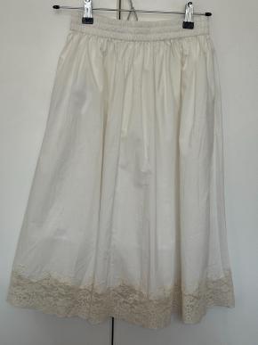 Miu Miu White Cotton Poplin Skirt With Logo Badge 3