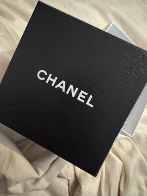 Chanel Plum Crystal Drop Earrings 7
