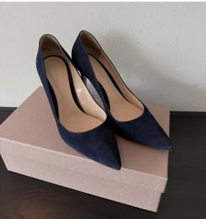 Gianvito Rossi Black Suede 85 Pumps 2