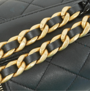 Chanel Black Lambskin Vanity Chain Shoulder Bag with Gold CC Logo detail 6