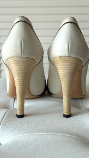 Gucci White Leather Heeled Pumps 7
