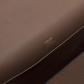 Hermès Etoupe Crossbody/Shoulder Geta Bag with Gold Hardware 11