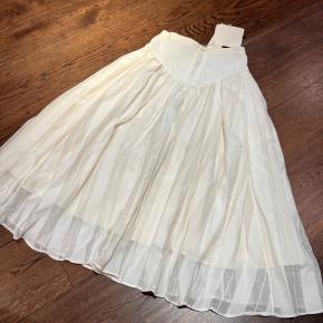 Renli Su ‘Prudence’ Linen Smocked Midi Skirt 17
