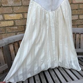 Renli Su ‘Prudence’ Linen Smocked Midi Skirt 5