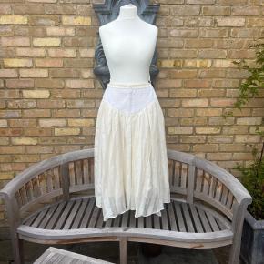 Renli Su ‘Prudence’ Linen Smocked Midi Skirt 11