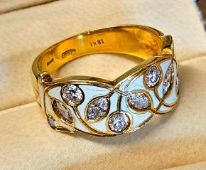 Kutchinsky Marquis And Round Diamond Set Gold Ring 5