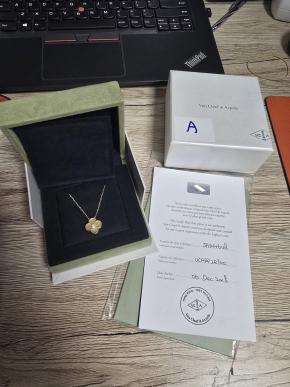 Van Cleef & Arpels Yellow Gold And Diamond Vintage Alhambra 5