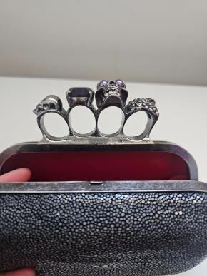Alexander McQueen Stingray And Crystal Knuckle Clutch 7