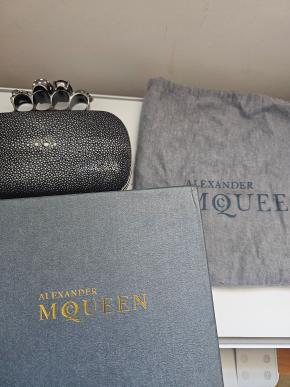 Alexander McQueen Stingray And Crystal Knuckle Clutch 8