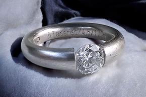 Neissing 1ct Mossanite Set Spannring 7