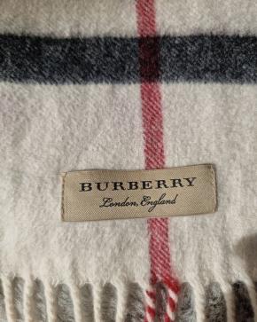Burberry Cashmere Heart print Check Scarf 4