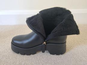 Gianvito Rossi Faux Fur Lined Black Leather Ankle Boots 5