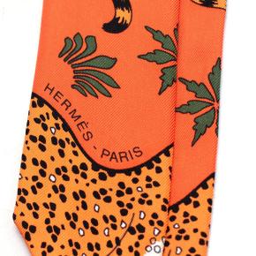 Hermès Paris Silk Twilly / Scarf – Jungle Leopard Print (Orange) 3