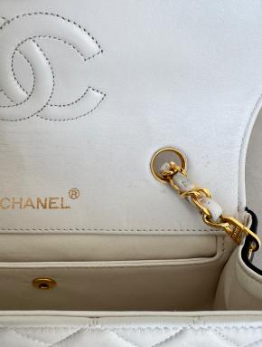 Chanel Vintage Black And White Matelasse Shoulder Bag 12