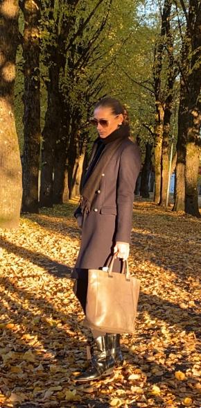 The Row Grey Tall Tote Bag - Well worn 3