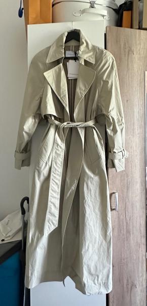 Victoria Beckham x Mango Beige Trenchcoat 4