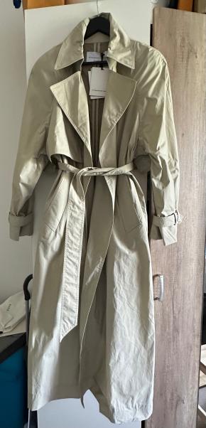 Victoria Beckham x Mango Beige Trenchcoat 14