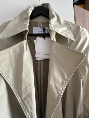 Victoria Beckham x Mango Beige Trenchcoat 9