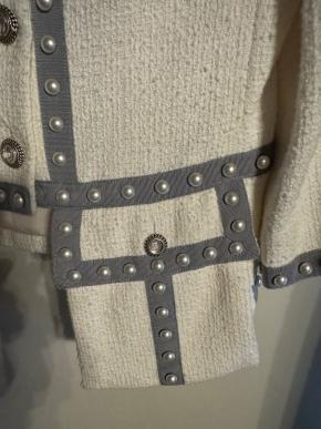 Chanel Vinatge Faux Pearl Embellished Jacket 7