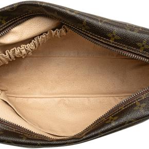 Louis Vuitton Monogram Trousse Toilette 28 5
