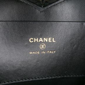 Chanel Quilted Patent Calfskin CC Heart Clutch With Chain 7